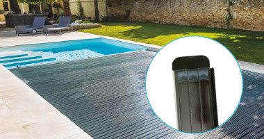 Lames polycarbonate chauffantes noir cristal volet piscine Série Pure